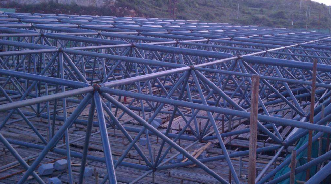 桂平概述网架加工中对钢材的质量的过细恳求